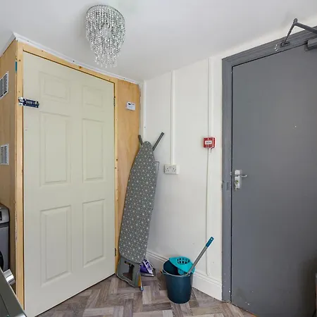 *rg7h*for Your Relaxed & Cosy Free Parking Homestay